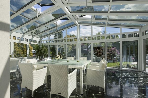 Pourquoi faire installer une véranda en aluminium pour votre entreprise ?